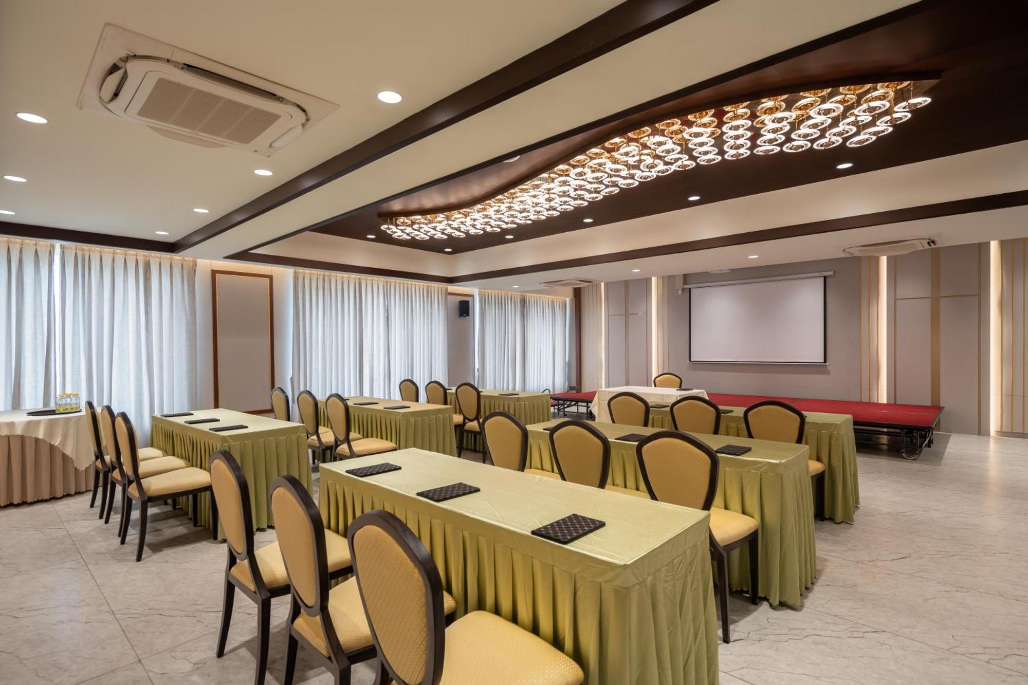 Copper Leaf Hotels, Тирунелвели Экстерьер фото